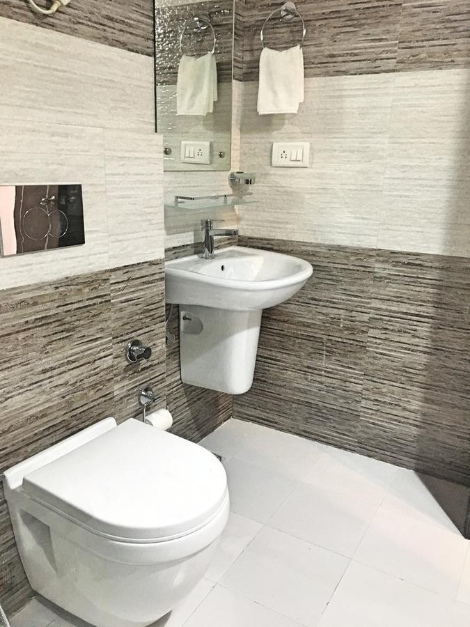 Ess & Bee Resorts Dharamshala Bagian luar foto