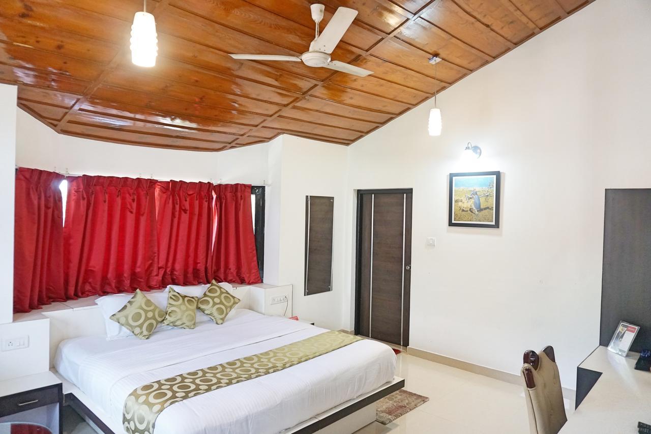 Ess & Bee Resorts Dharamshala Bagian luar foto
